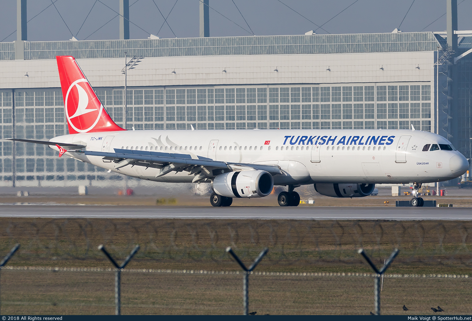 Photo of TC-JMK - Airbus A321-231 operated by Turkish Airlines