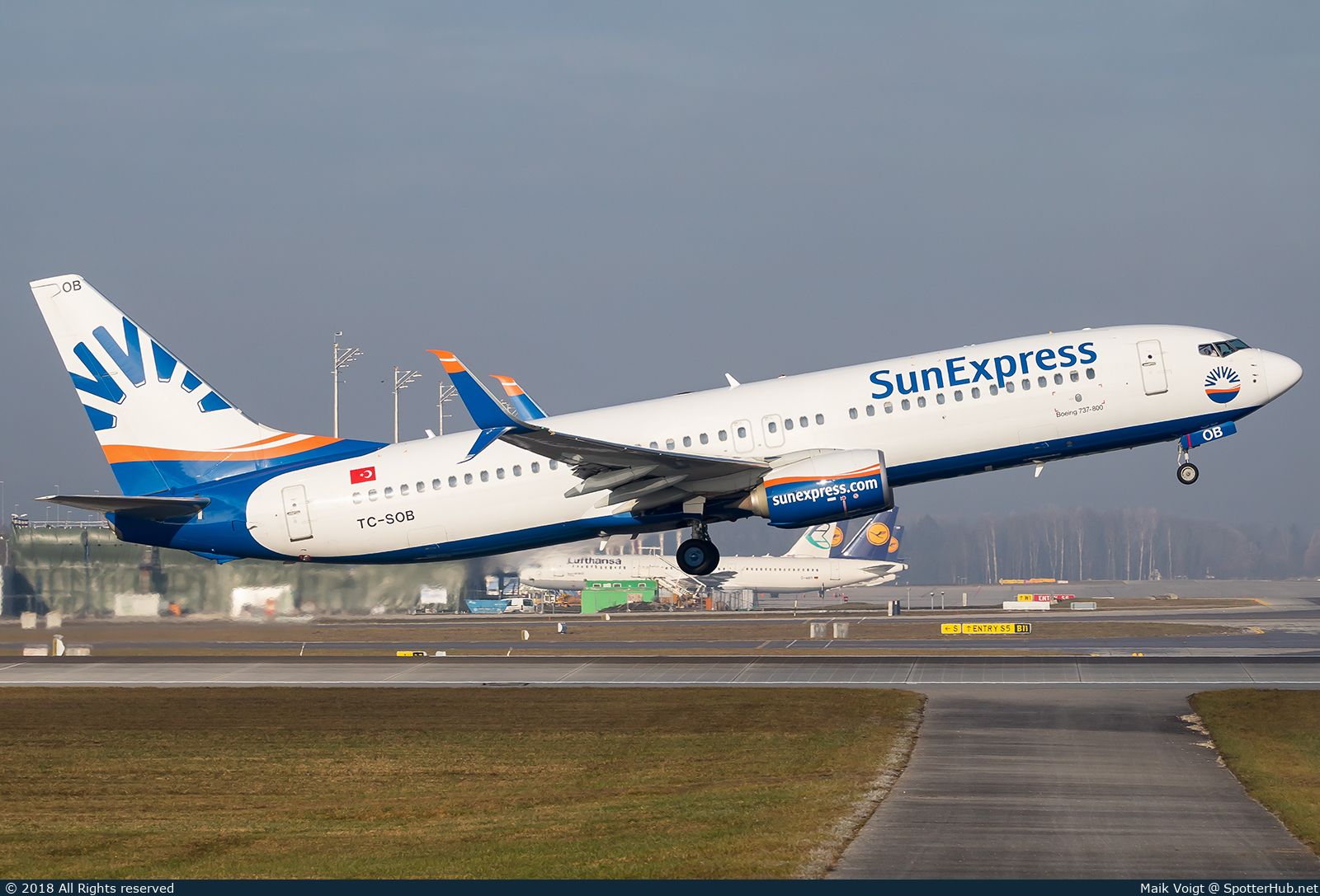 Photo of TC-SOB - Boeing 737-8HC operated by SunExpress