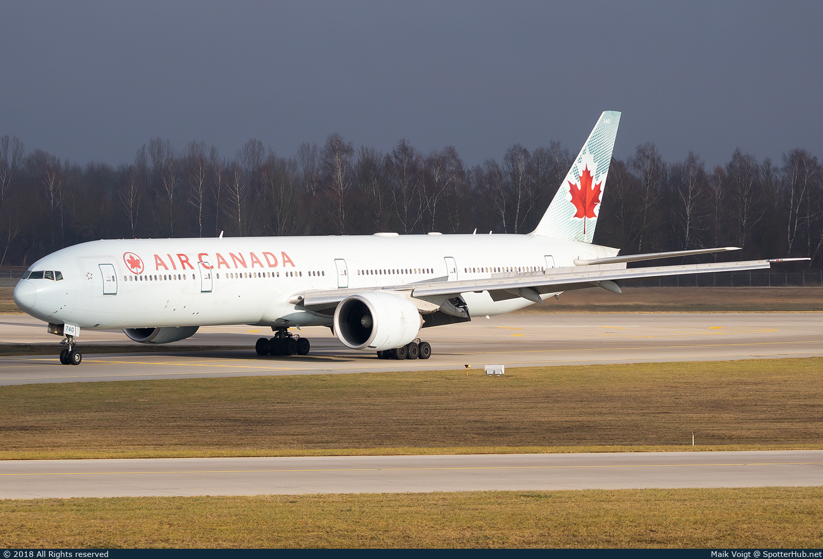 Photo of C-FIVQ - Boeing 777-333(ER) operated by Air Canada