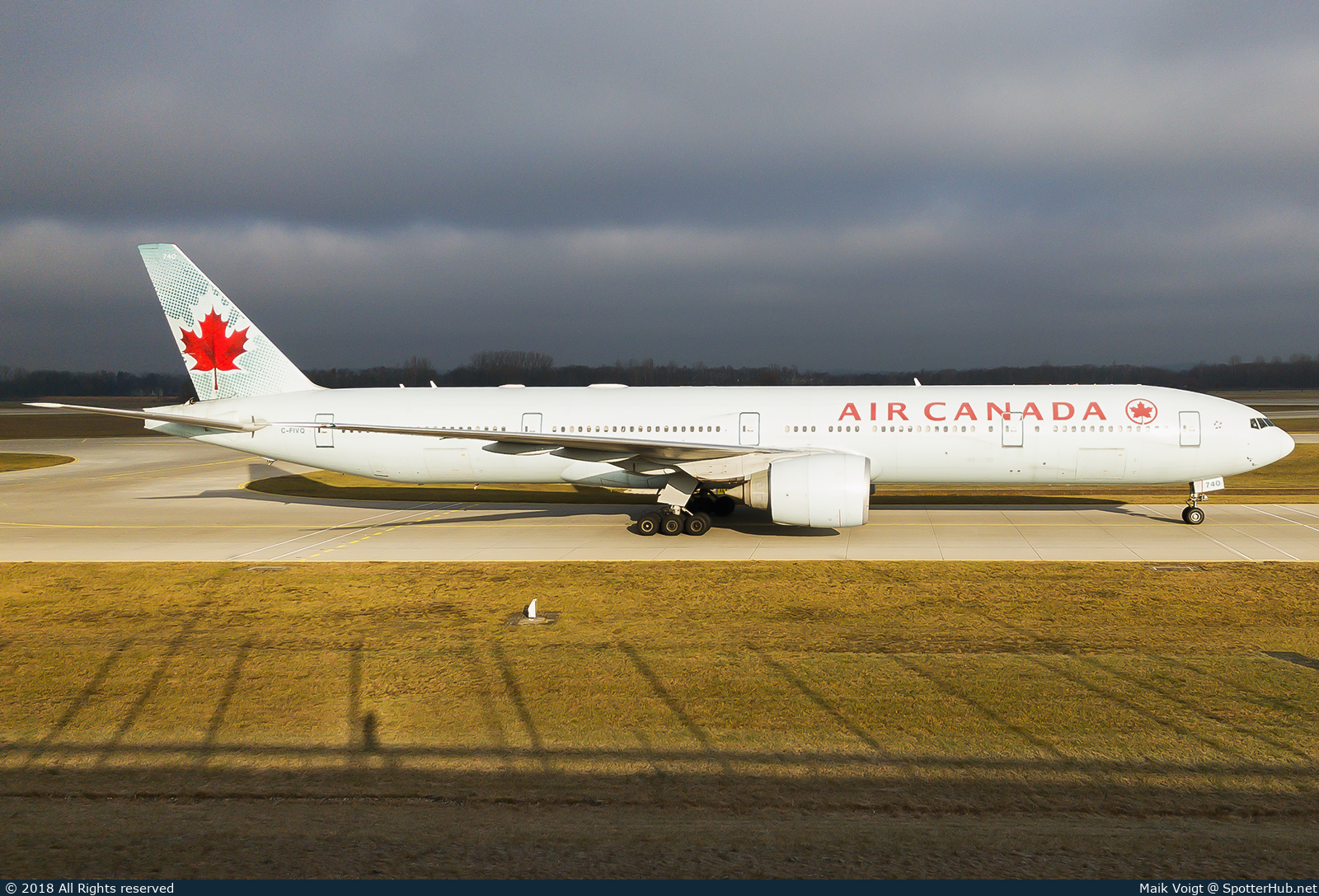 Photo of C-FIVQ - Boeing 777-333(ER) operated by Air Canada