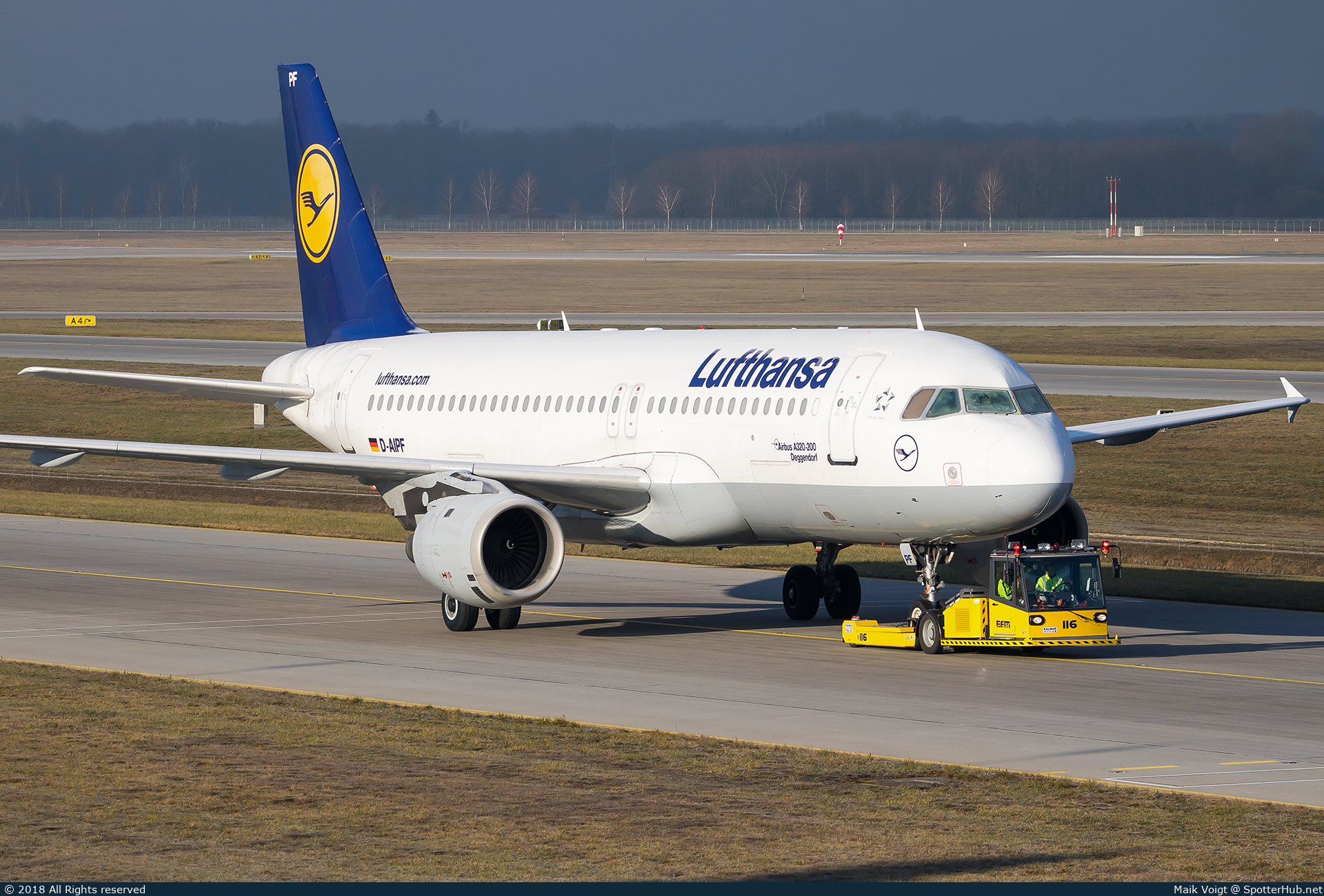 Photo of D-AIPF - Airbus A320-211 operated by Lufthansa