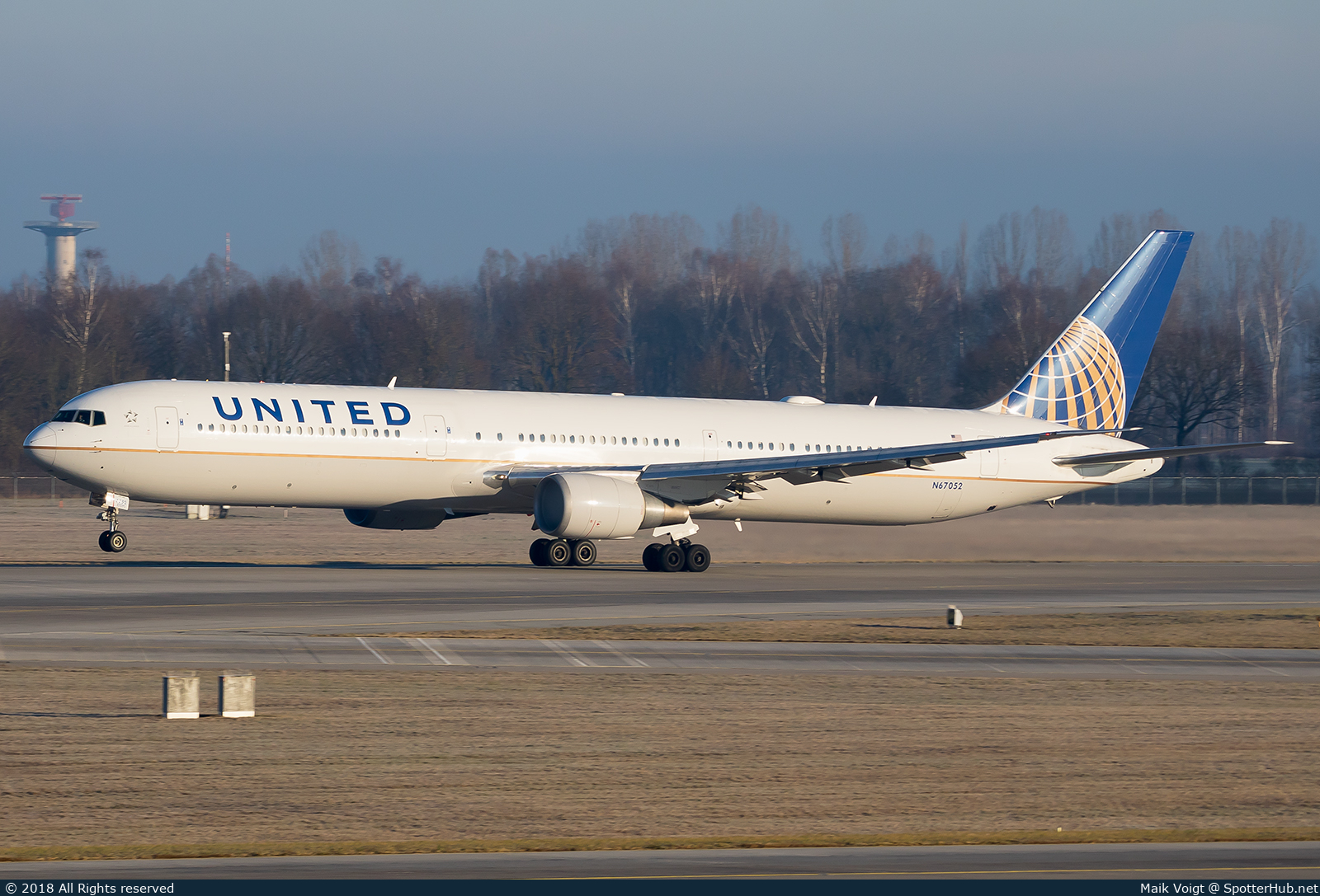 Photo of N67052 - Boeing 767-424(ER) operated by United Airlines