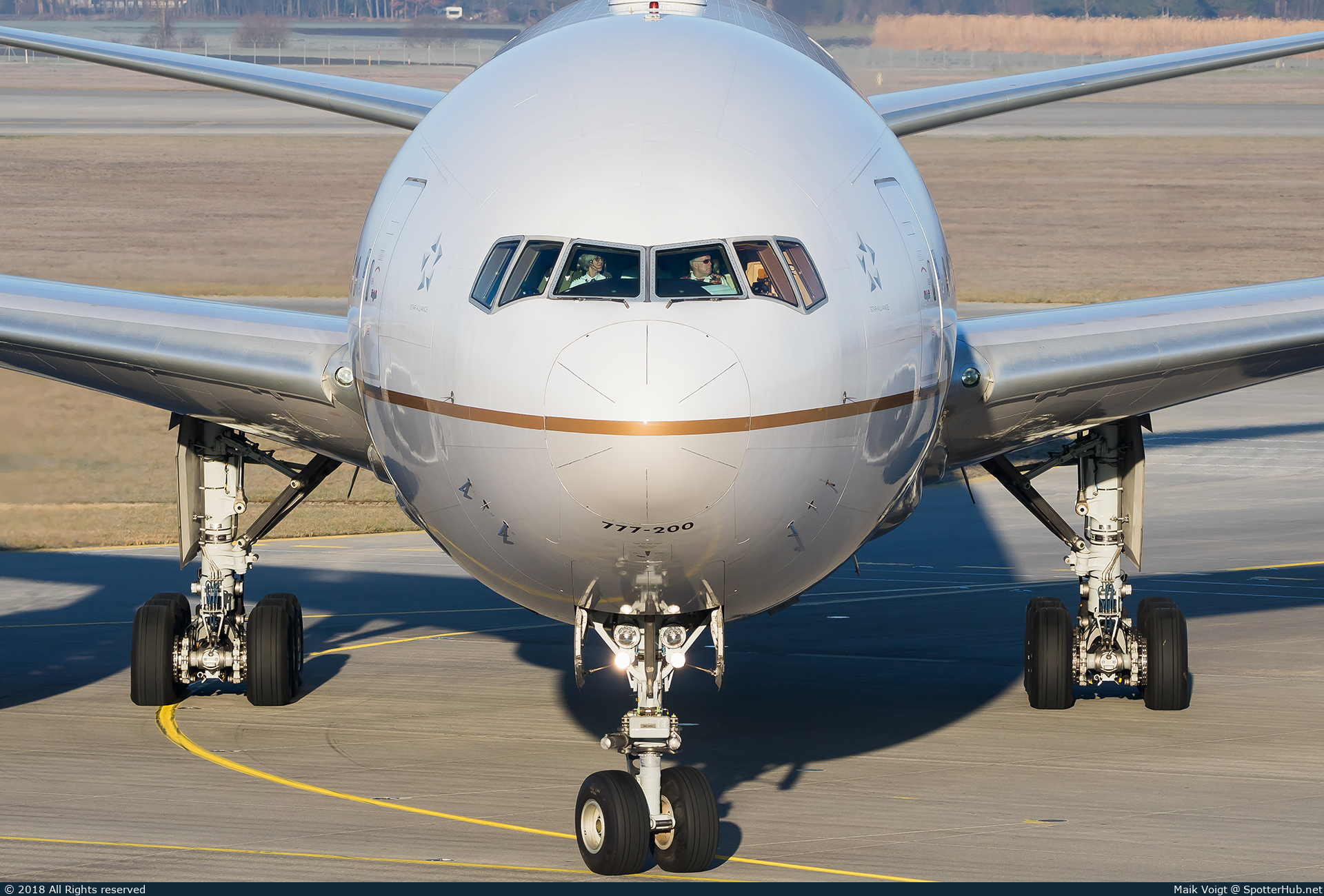 Photo of N799UA - Boeing 777-222(ER) operated by United Airlines