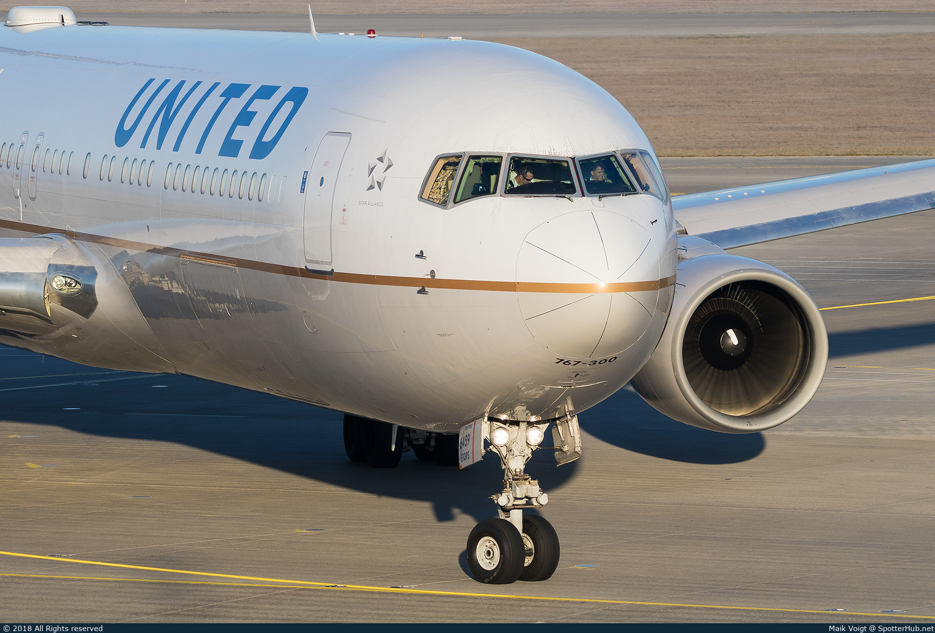 Photo of N659UA - Boeing 767-322(ER) operated by United Airlines