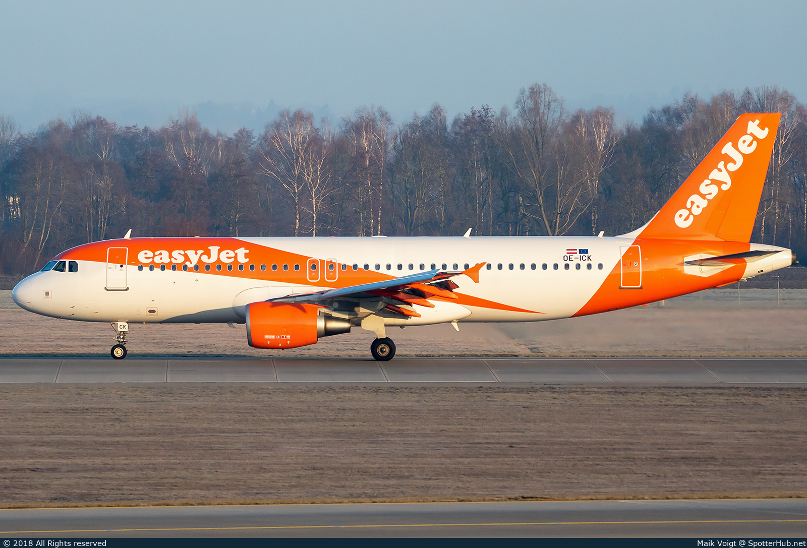 Photo of OE-ICK - Airbus A320-214 operated by easyJet Europe
