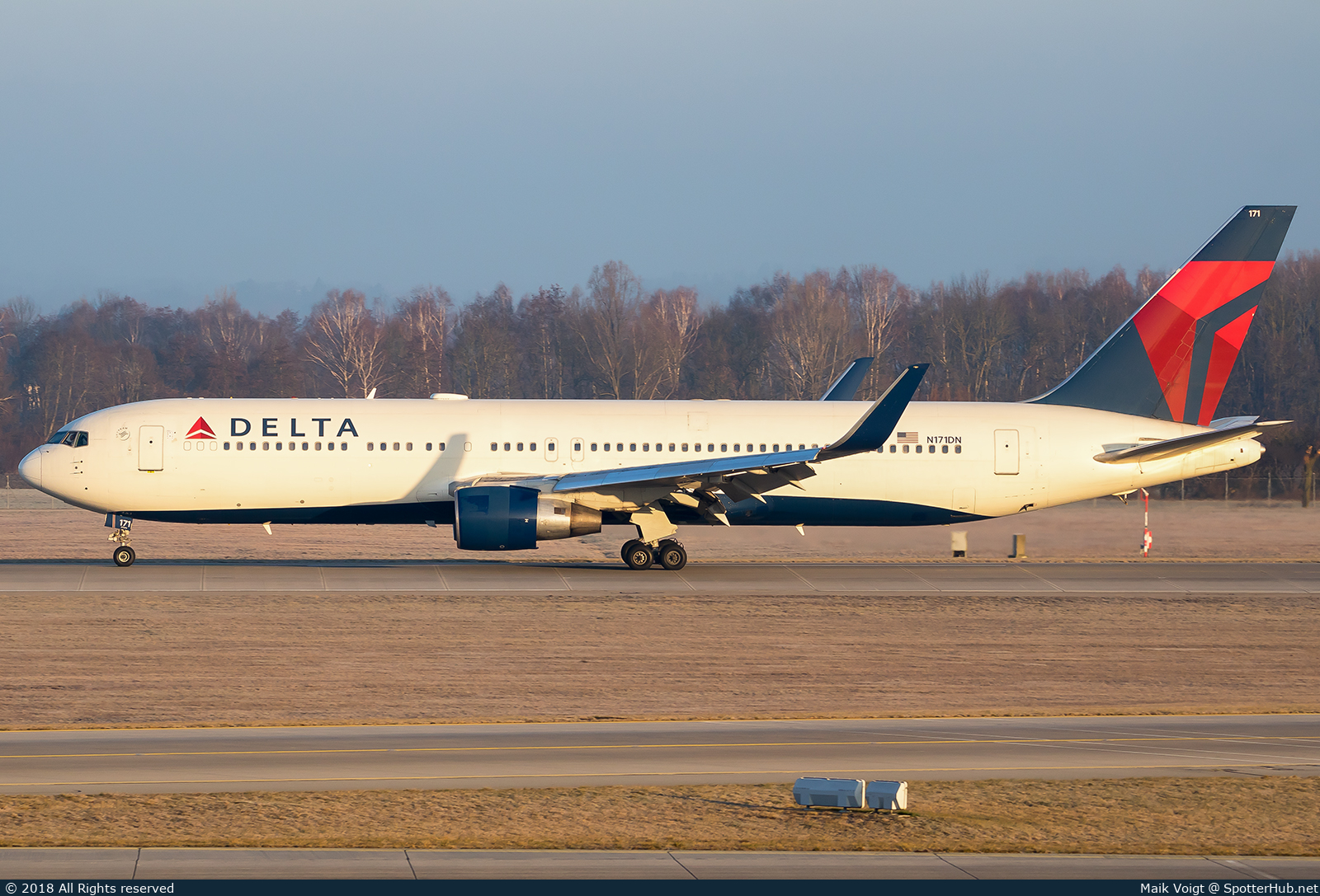 Photo of N171DN - Boeing 767-332(ER) operated by Delta Air Lines