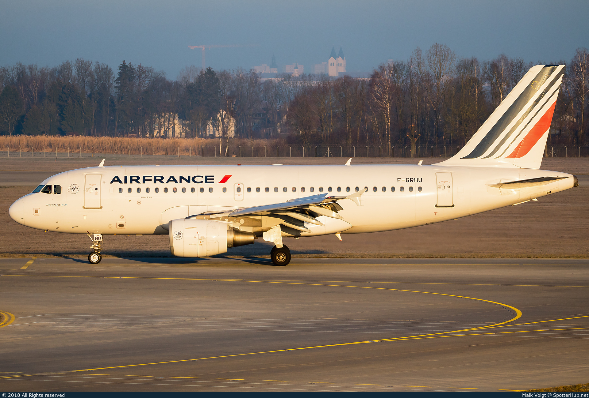 Photo of F-GRHU - Airbus A319-111 operated by Air France
