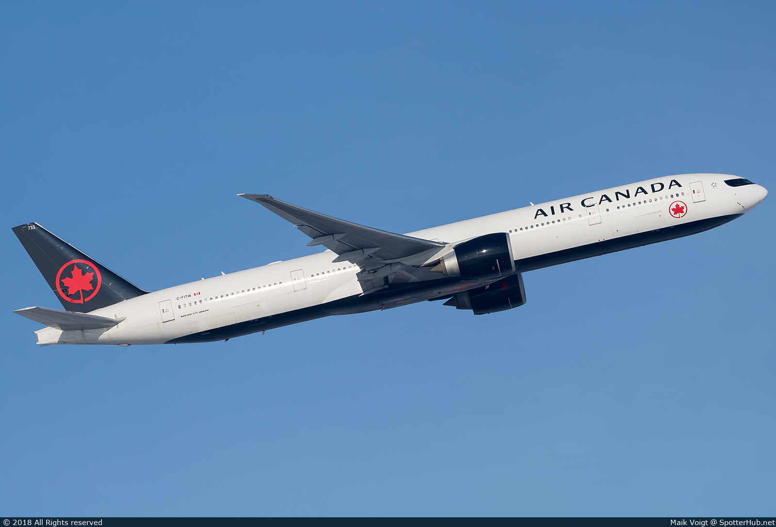 Photo of C-FITW - Boeing 777-333(ER) operated by Air Canada