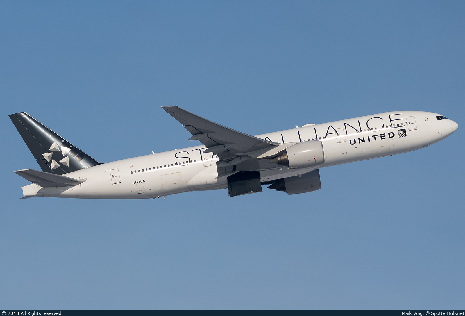 Photo of N794UA - Boeing 777-222(ER) operated by United Airlines