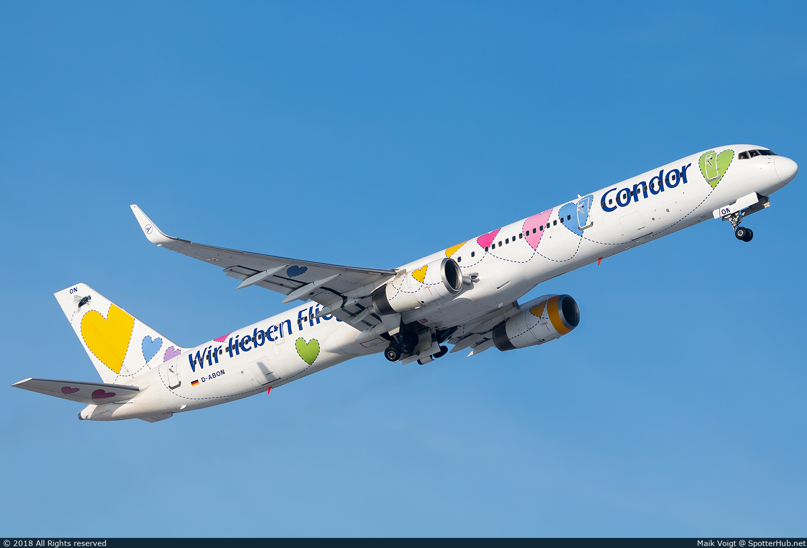 Photo of D-ABON - Boeing 757-330 operated by Condor