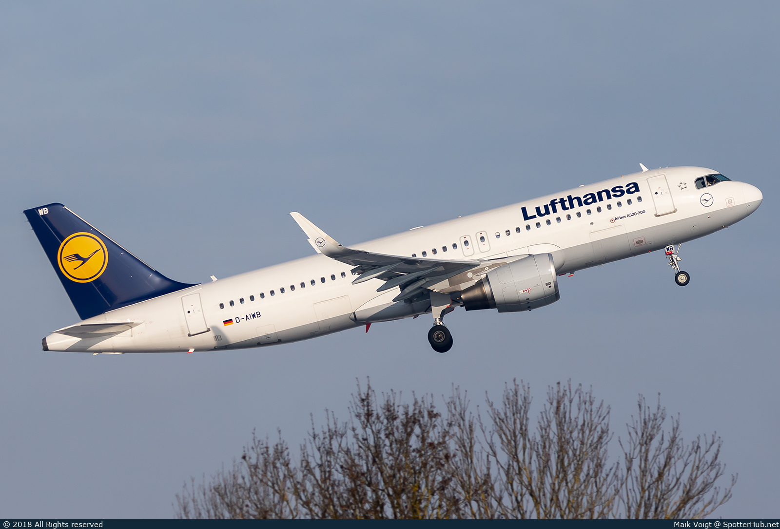 Photo of D-AIWB - Airbus A320-214 operated by Lufthansa