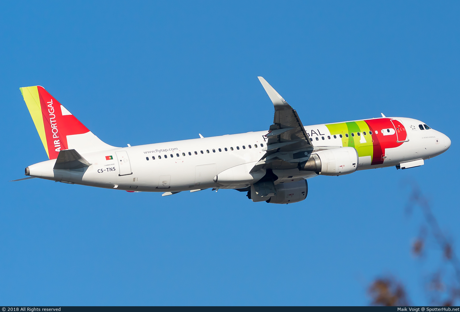 Photo of CS-TNS - Airbus A320-214 operated by TAP Air Portugal