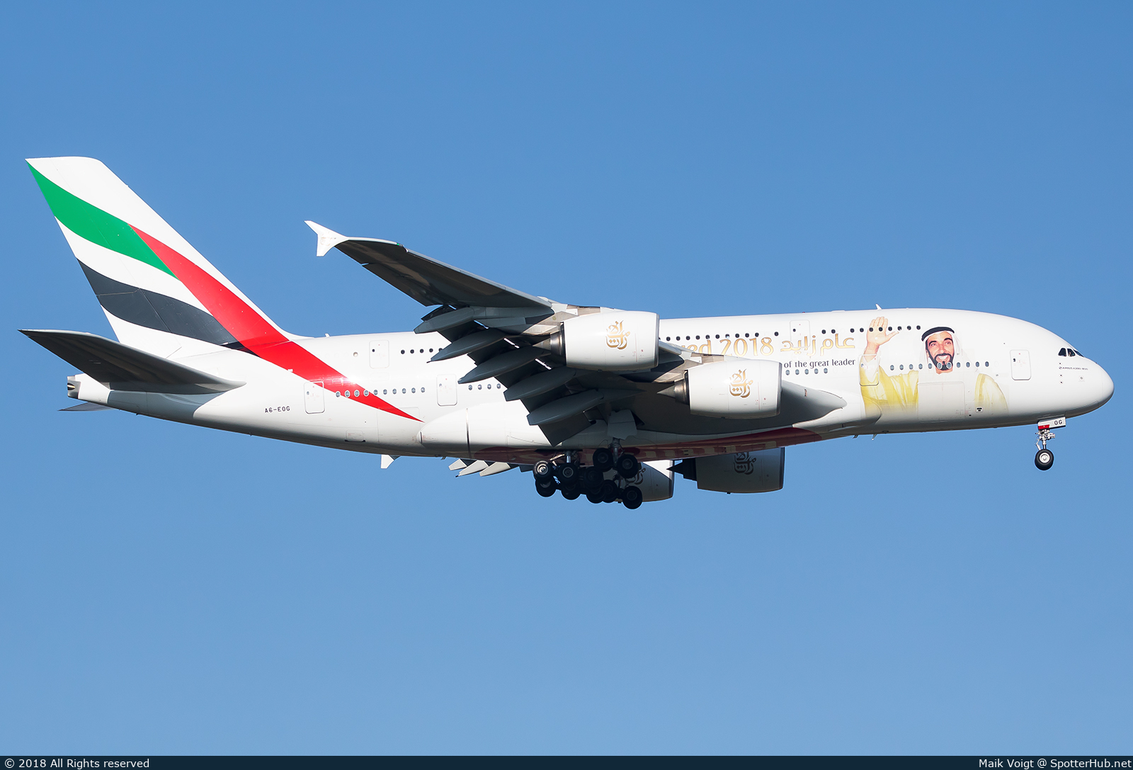 Photo of A6-EOG - Airbus A380-861 operated by Emirates