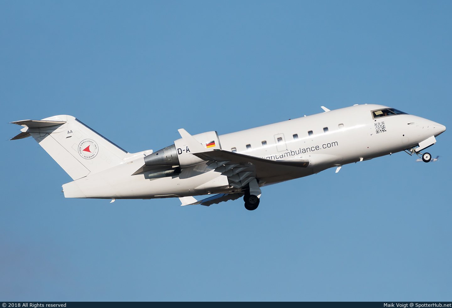 Photo of D-AFAA - Bombardier Challenger 604 operated by FAI Air Ambulance