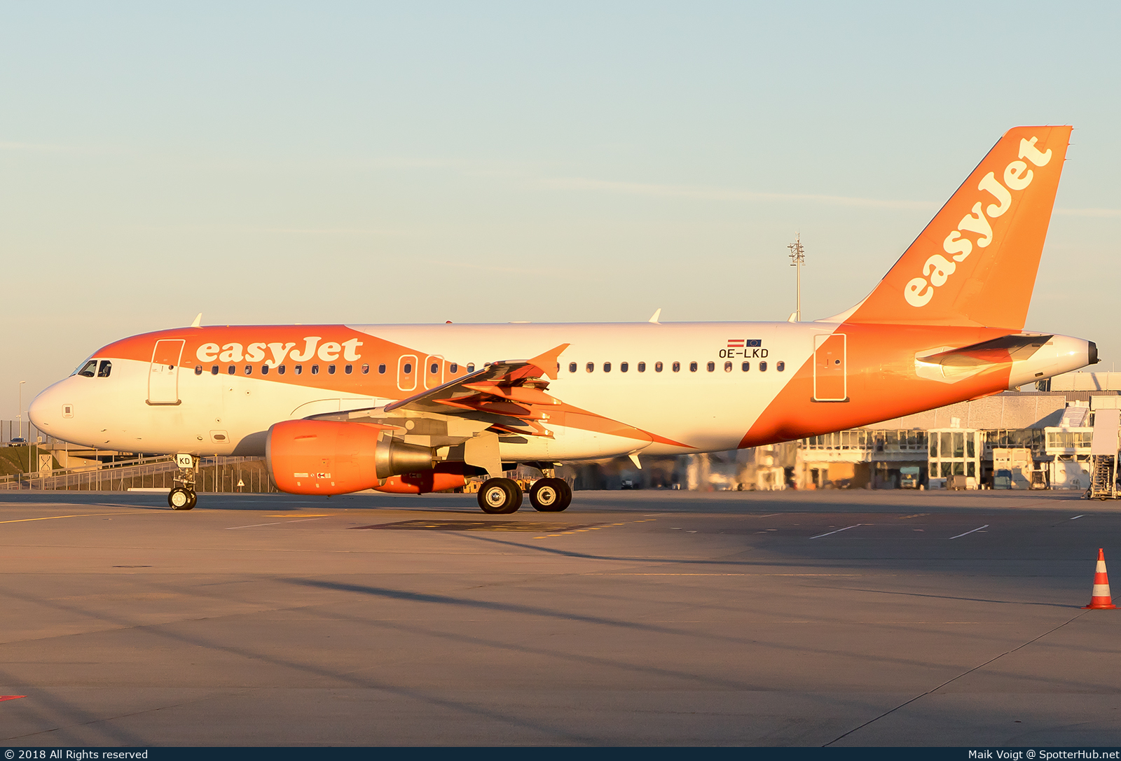 Photo of OE-LKD - Airbus A319-111 operated by easyJet Europe