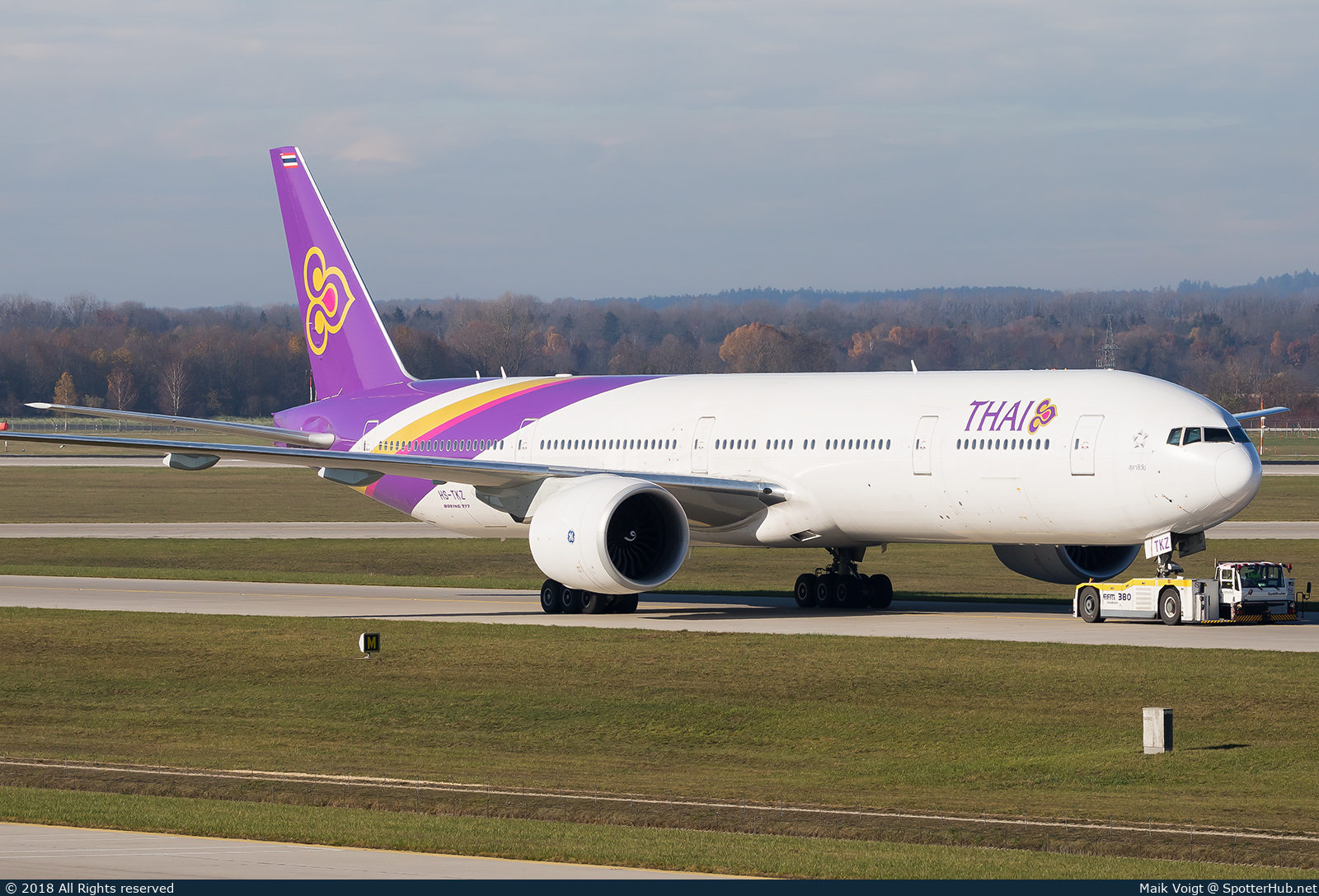 Photo of HS-TKZ - Boeing 777-3D7(ER) operated by Thai Airways International