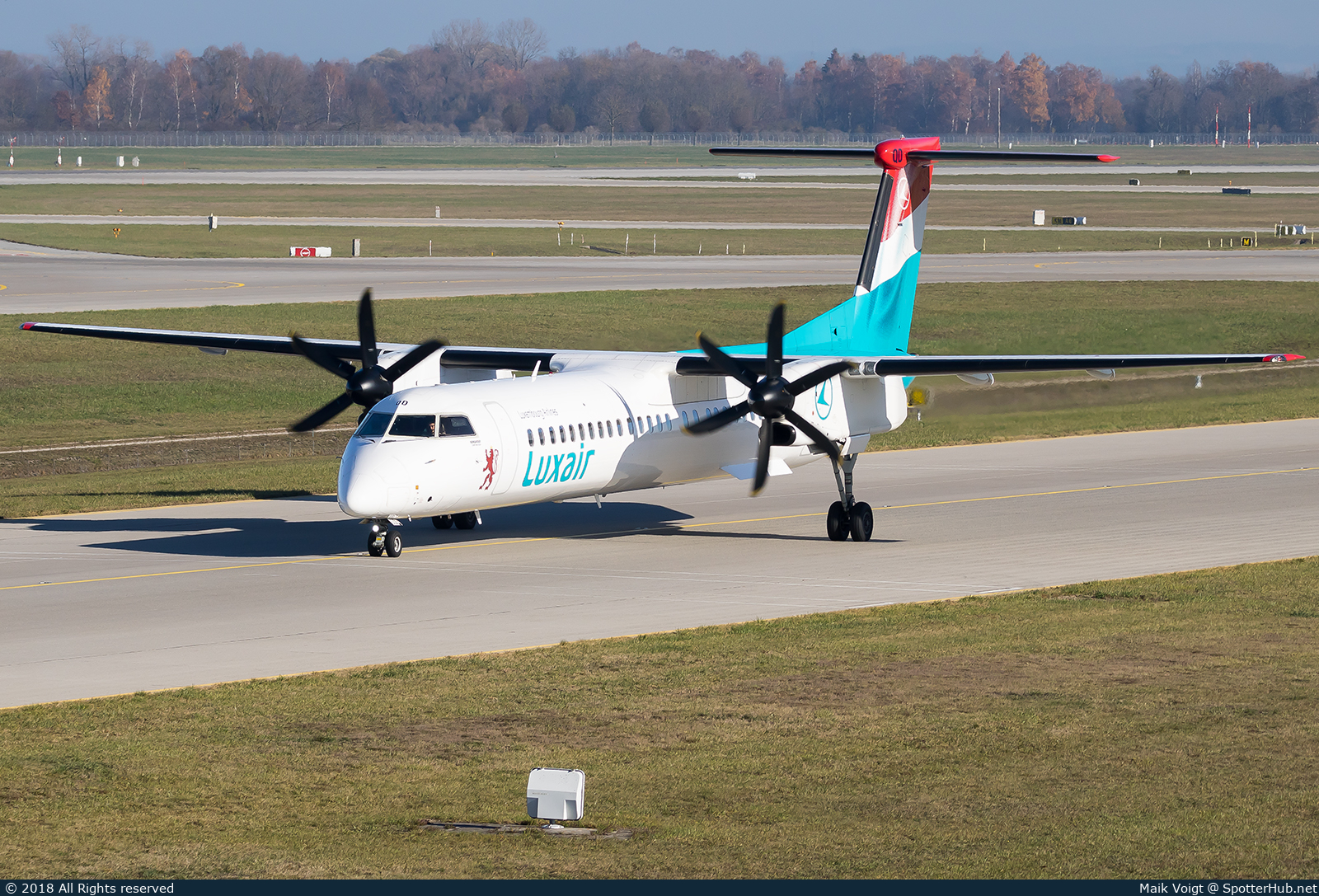 Photo of LX-LQD - Bombardier DHC-8-402 Dash 8 Q400 operated by Luxair