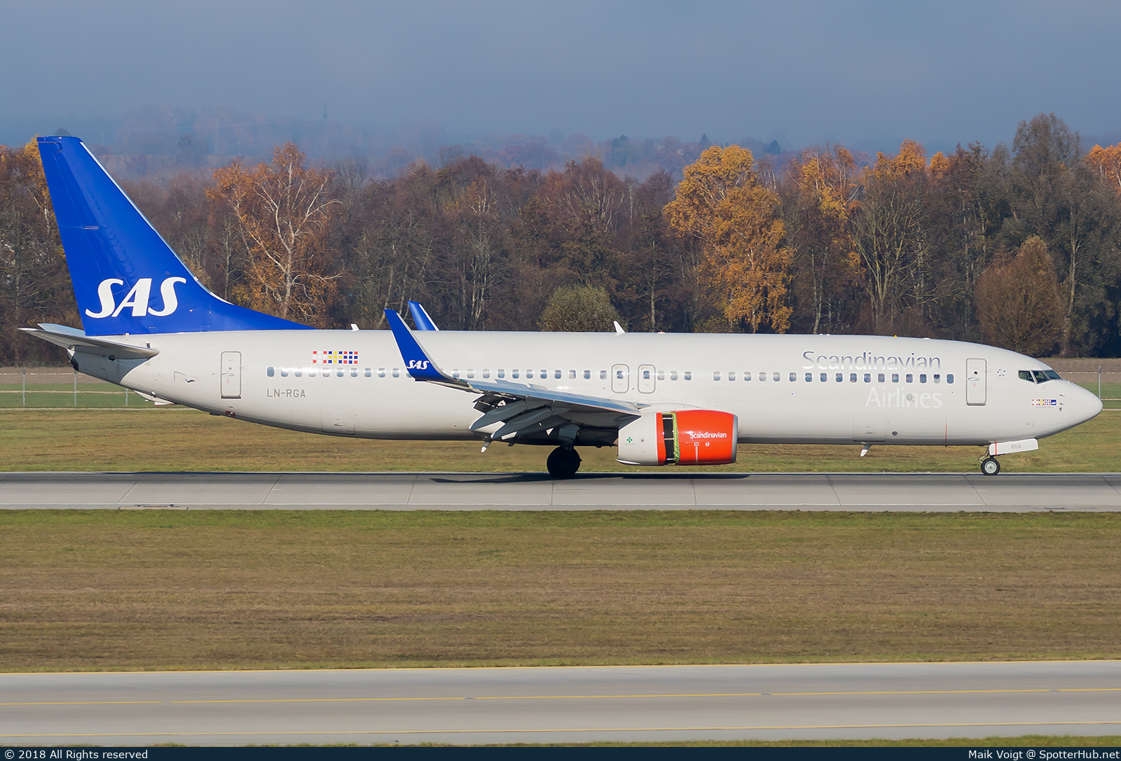 Photo of LN-RGA - Boeing 737-86N operated by SAS Scandinavian Airlines