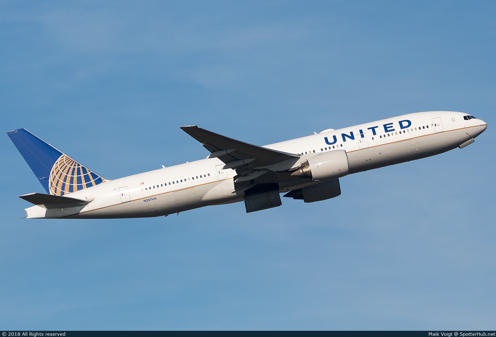 Photo of N227UA - Boeing 777-222(ER) operated by United Airlines
