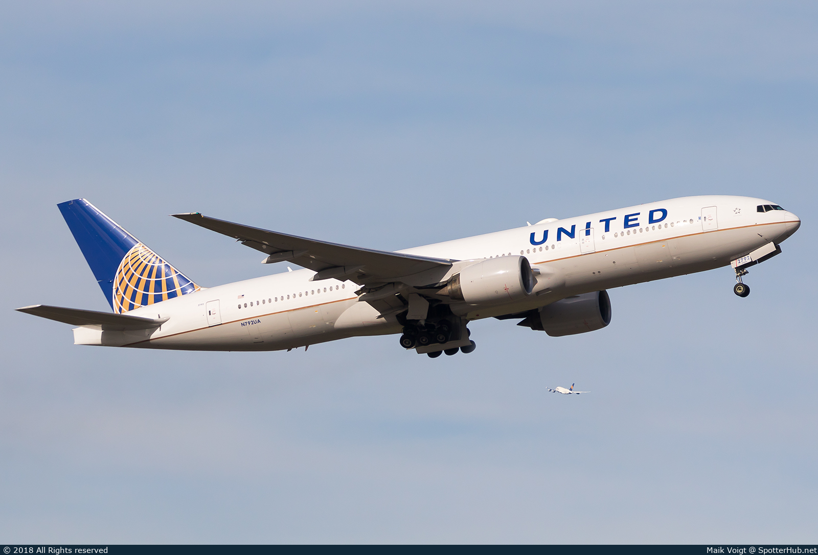 Photo of N792UA - Boeing 777-222(ER) operated by United Airlines