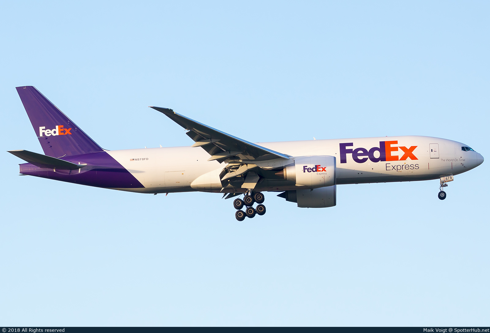 Photo of N878FD - Boeing 777-FS2 operated by FedEx