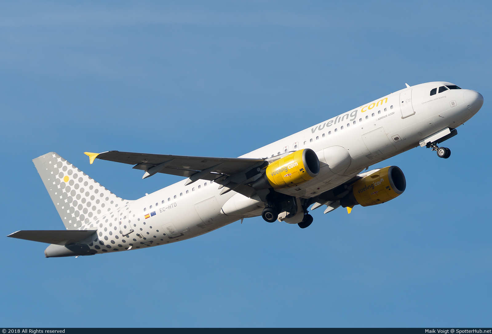 Photo of EC-HTD - Airbus A320-214 operated by Vueling