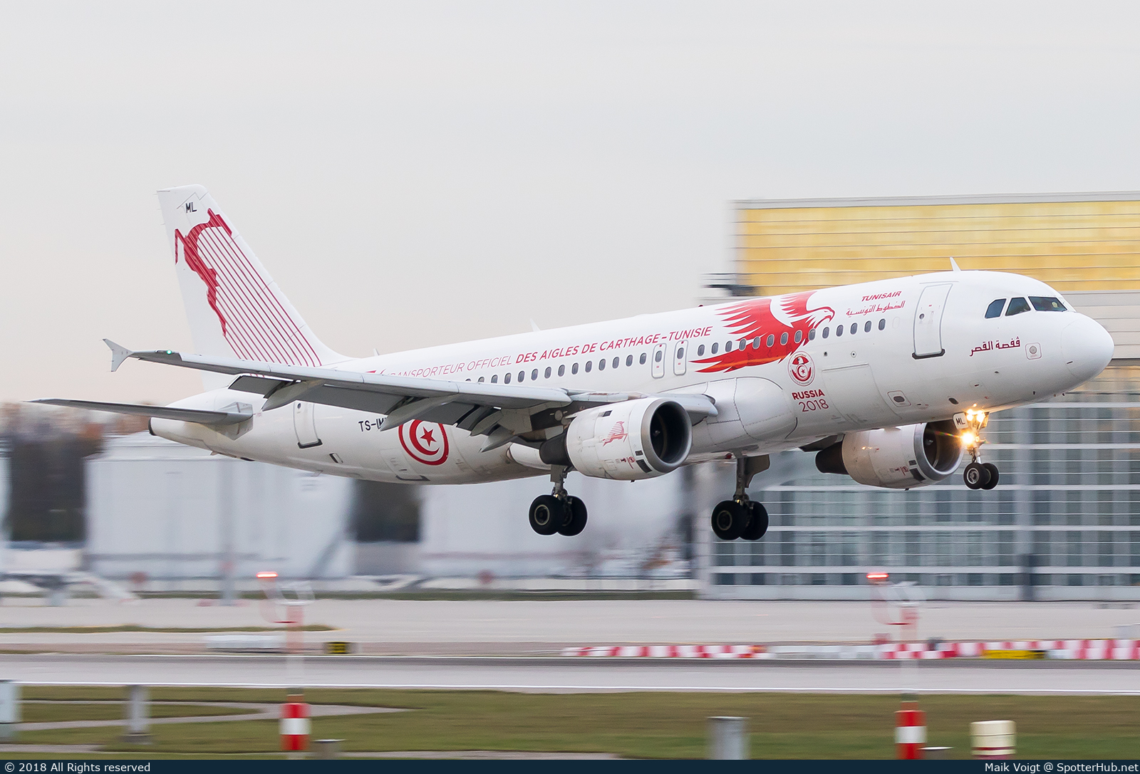 Photo of TS-IML - Airbus A320-211 operated by Tunisair