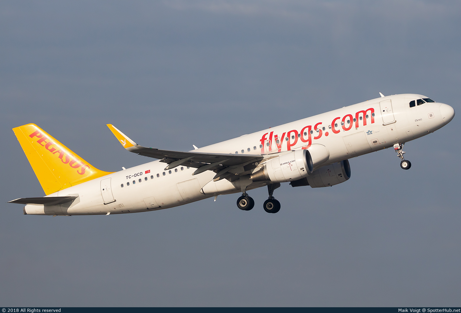 Photo of TC-DCD - Airbus A320-214 operated by Pegasus Airlines