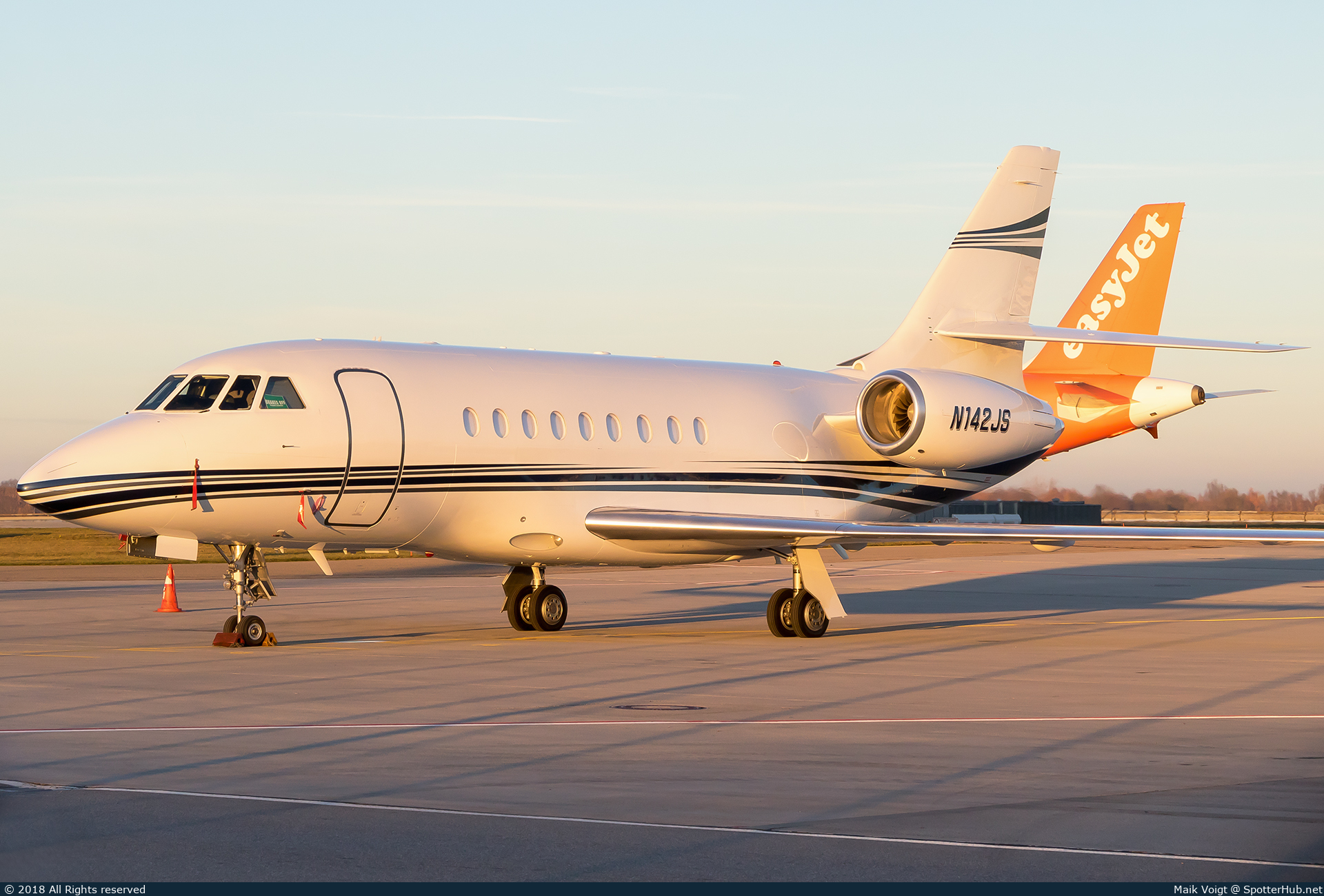 Photo of N142JS - Dassault Falcon 2000LX operated by Davinci Jets
