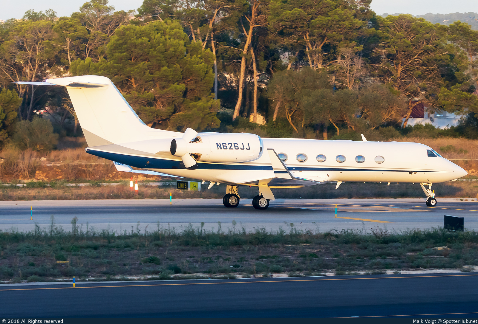 Photo of N626JJ - Gulfstream GIV-X (G450) operated by JetSelect Aviation