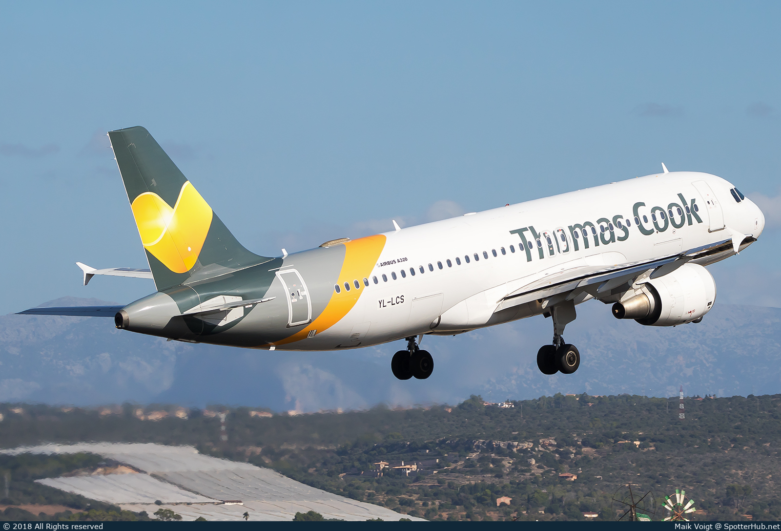 Photo of YL-LCS - Airbus A320-214 operated by Thomas Cook Airlines (opb SmartLynx Airlines)