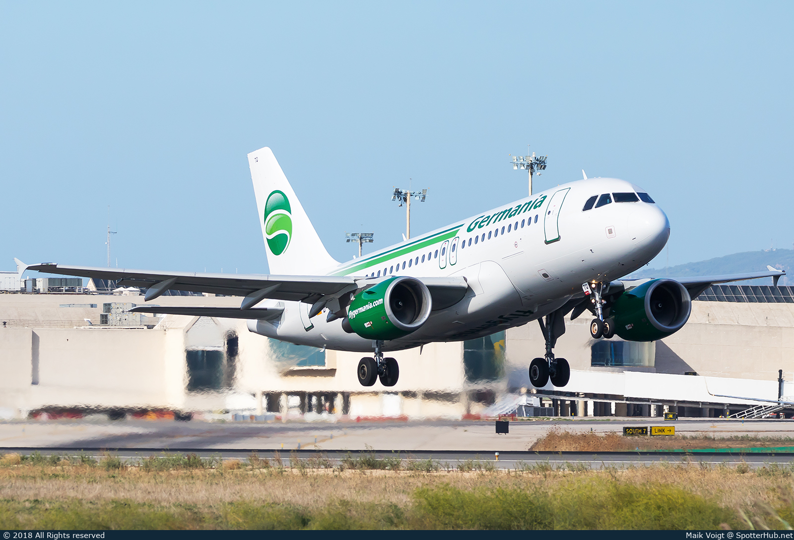 Photo of D-ASTQ - Airbus A319-112 operated by Germania