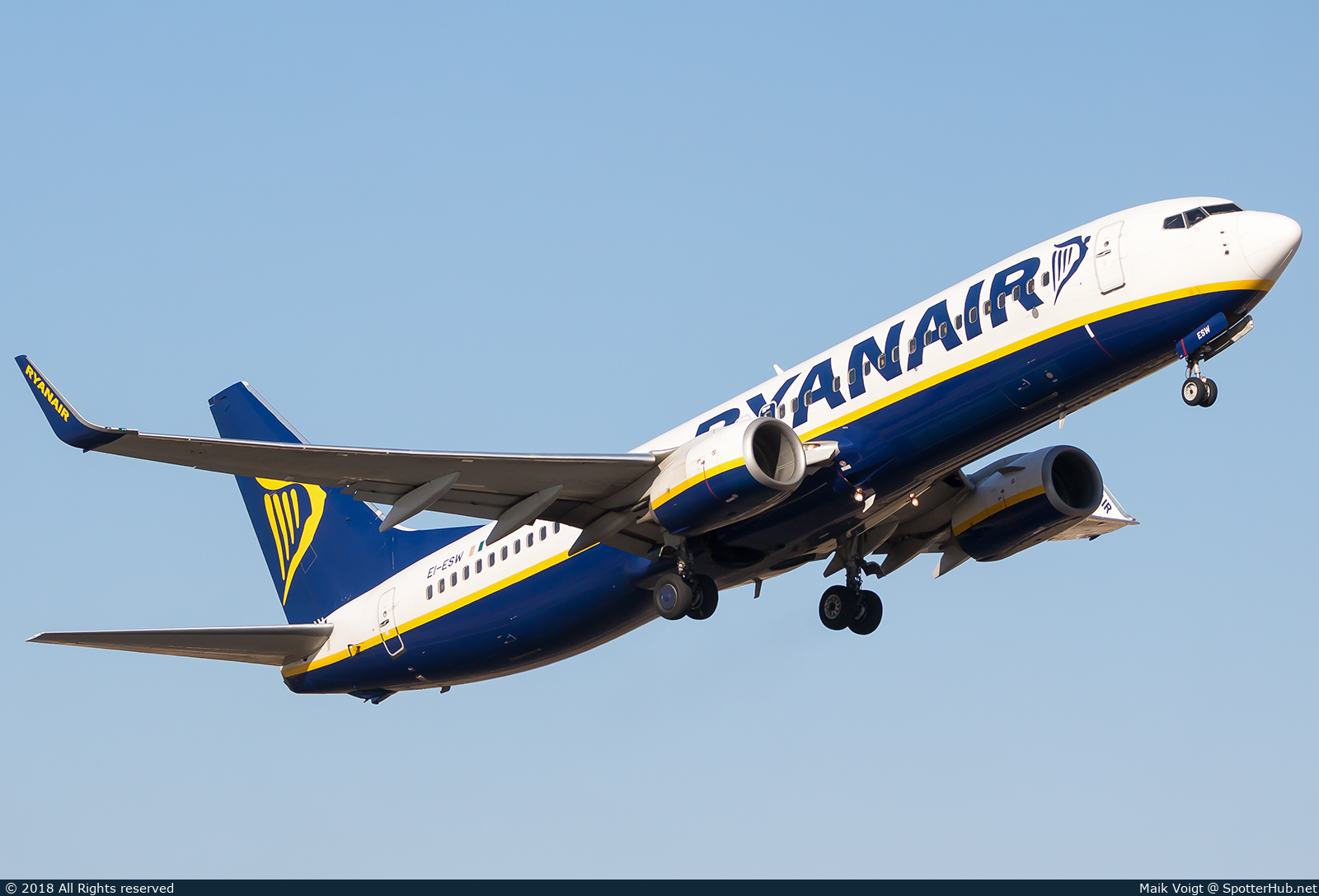 Photo of EI-ESW - Boeing 737-8AS operated by Ryanair