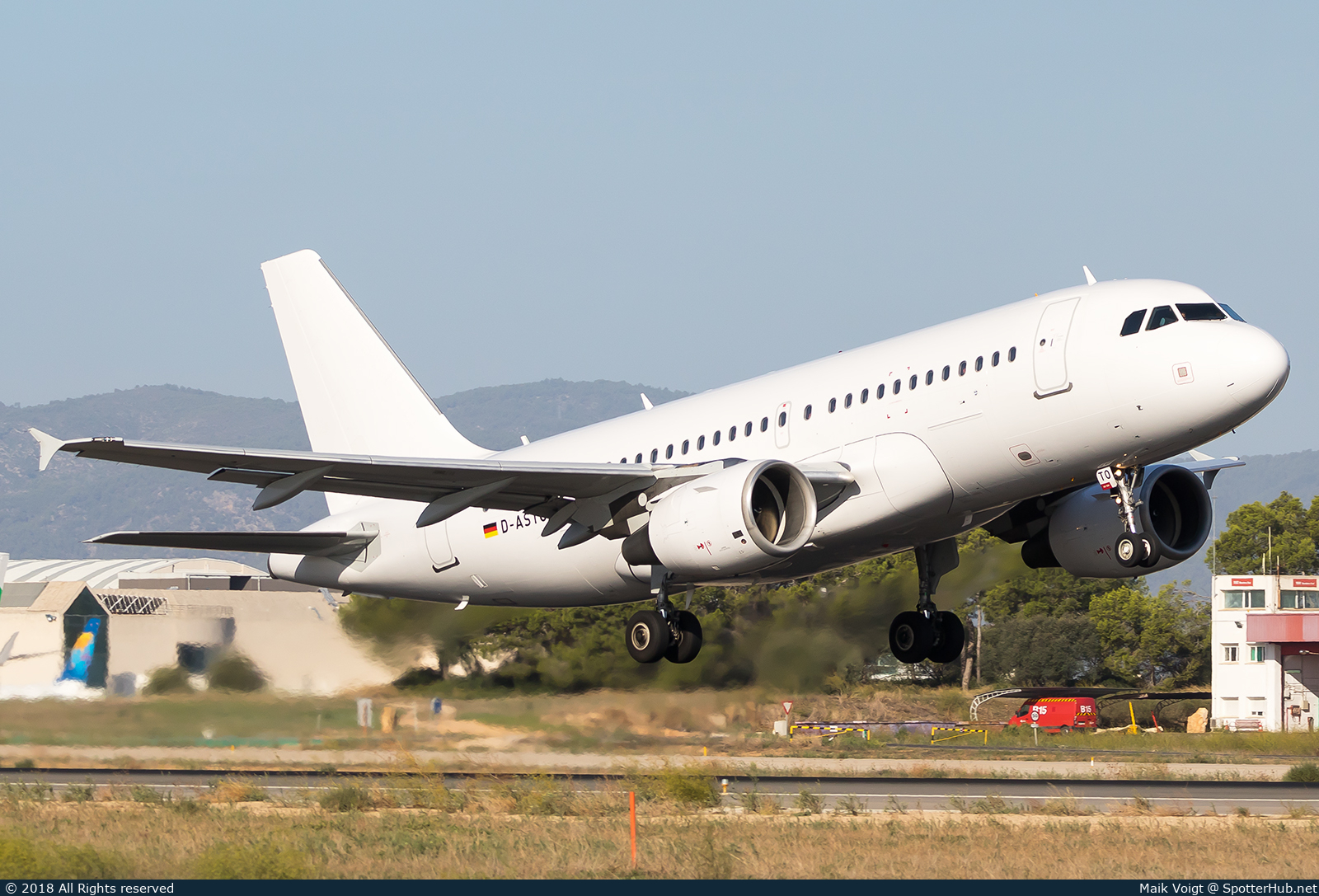 Photo of D-ASTO - Airbus A319-112 operated by Germania