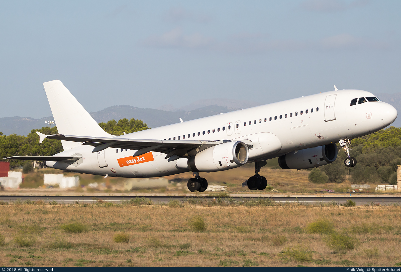 Photo of ES-SAP - Airbus A320-232 operated by easyJet (opb SmartLynx Estonia)