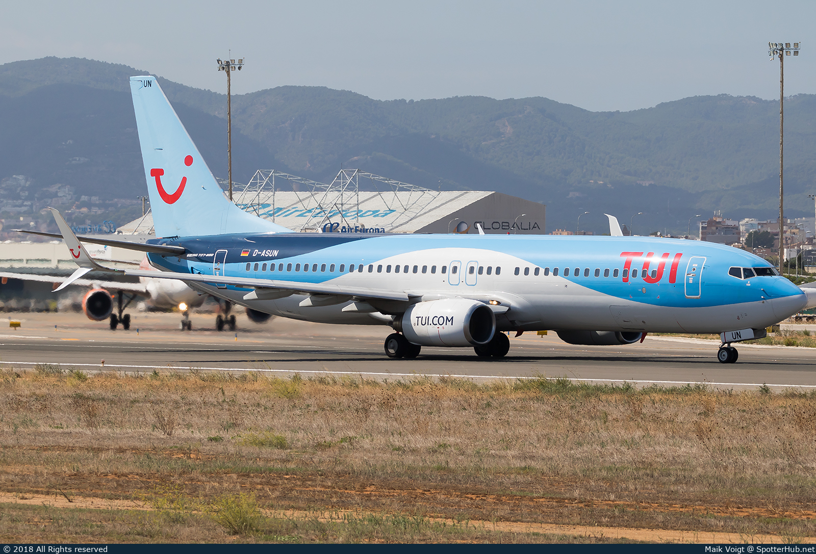 Photo of D-ASUN - Boeing 737-8BK operated by TUIfly