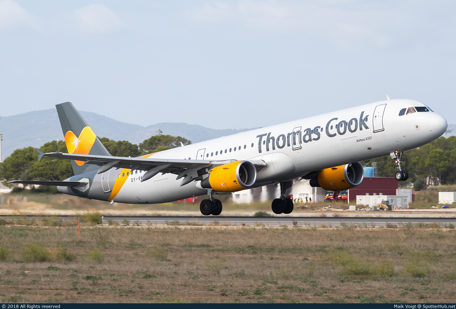 Photo of OY-VKC - Airbus A321-211 operated by Thomas Cook Airlines Scandinavia