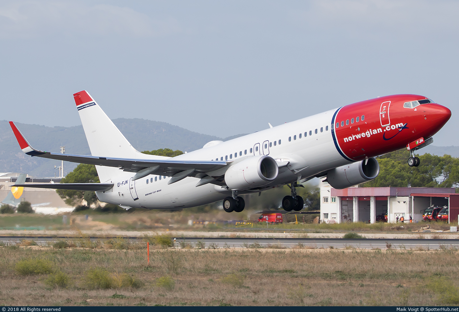 Photo of EI-FJN - Boeing 737-8JP operated by Norwegian Air International