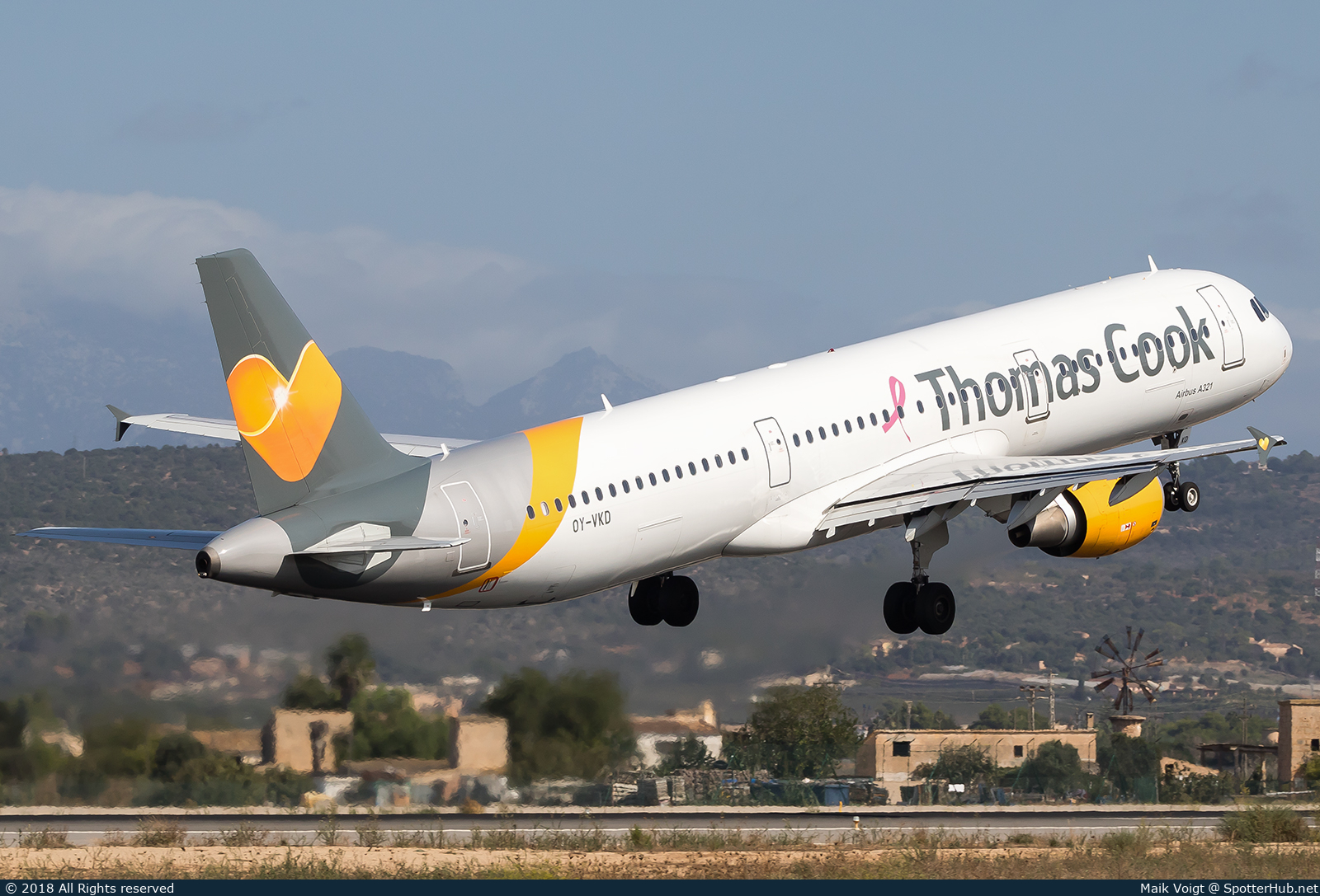 Photo of OY-VKD - Airbus A321-211 operated by Thomas Cook Airlines Scandinavia