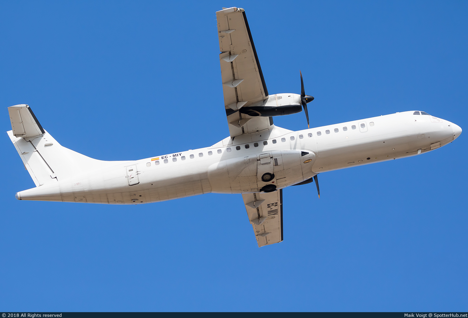 Photo of EC-MIY - ATR 72-500(F) operated by Swiftair