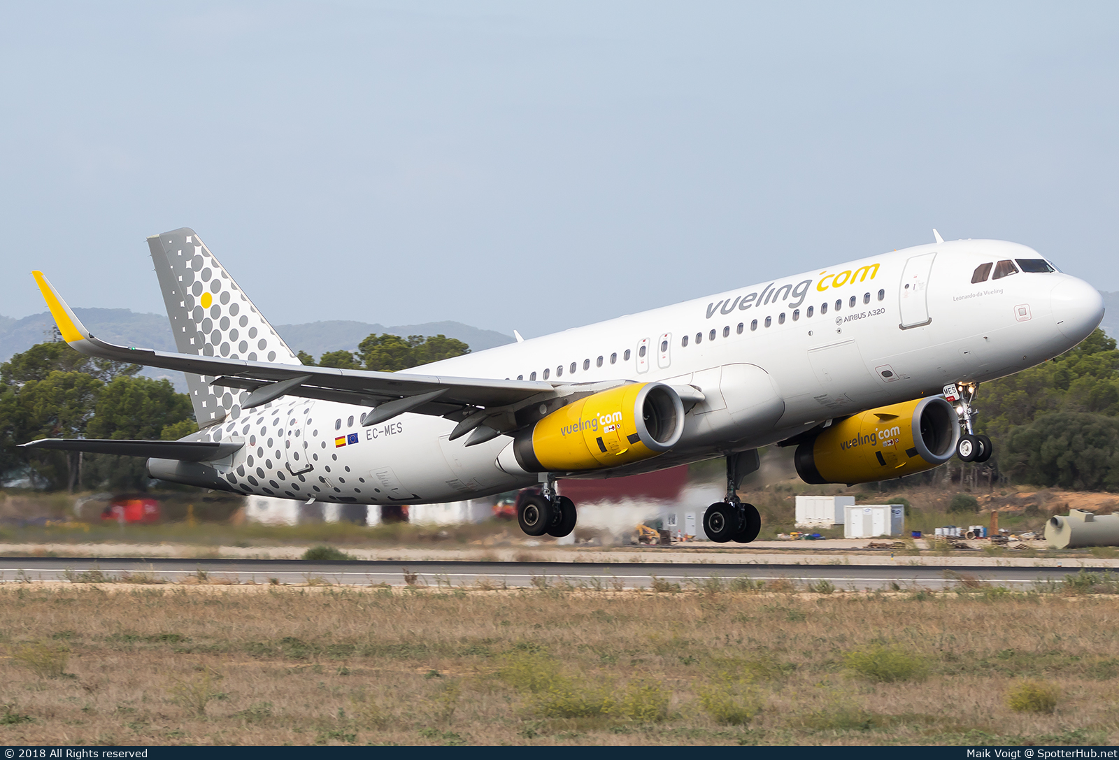 Photo of EC-MES - Airbus A320-232 operated by Vueling