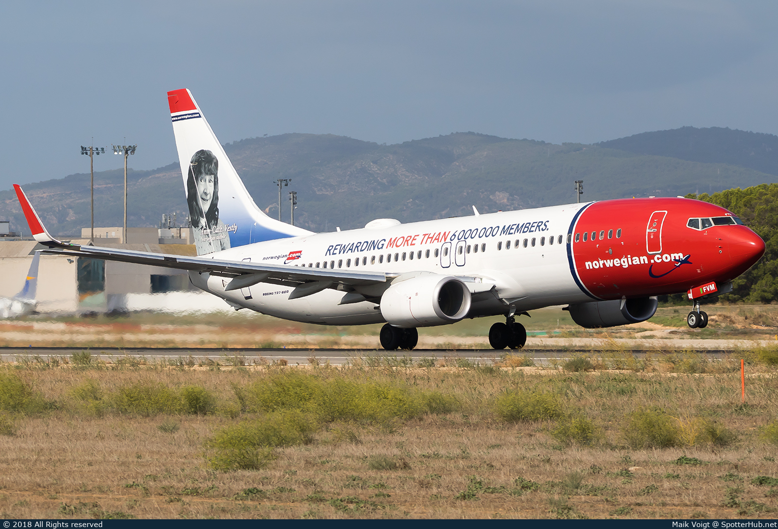 Photo of EI-FVM - Boeing 737-8JP operated by Norwegian Air International