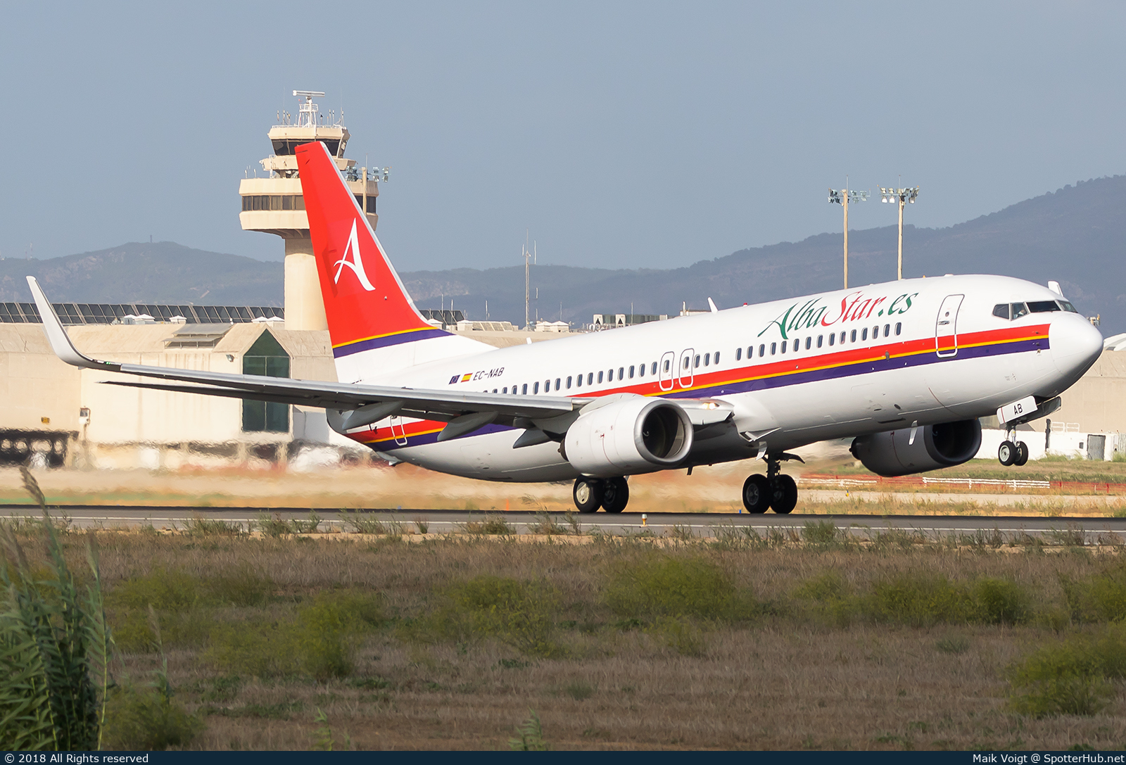 Photo of EC-NAB - Boeing 737-81Q operated by AlbaStar
