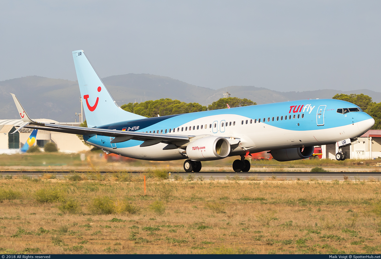 Photo of D-ATUR - Boeing 737-8K5 operated by TUIfly
