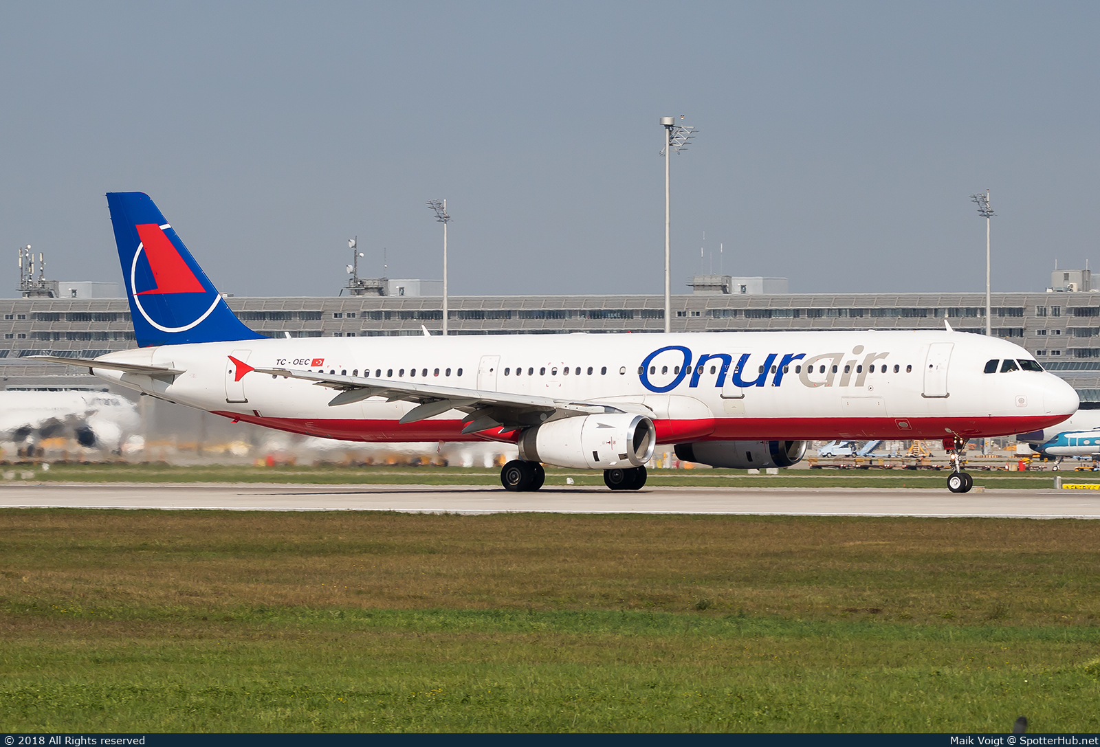 Photo of TC-OEC - Airbus A321-231 operated by Onur Air