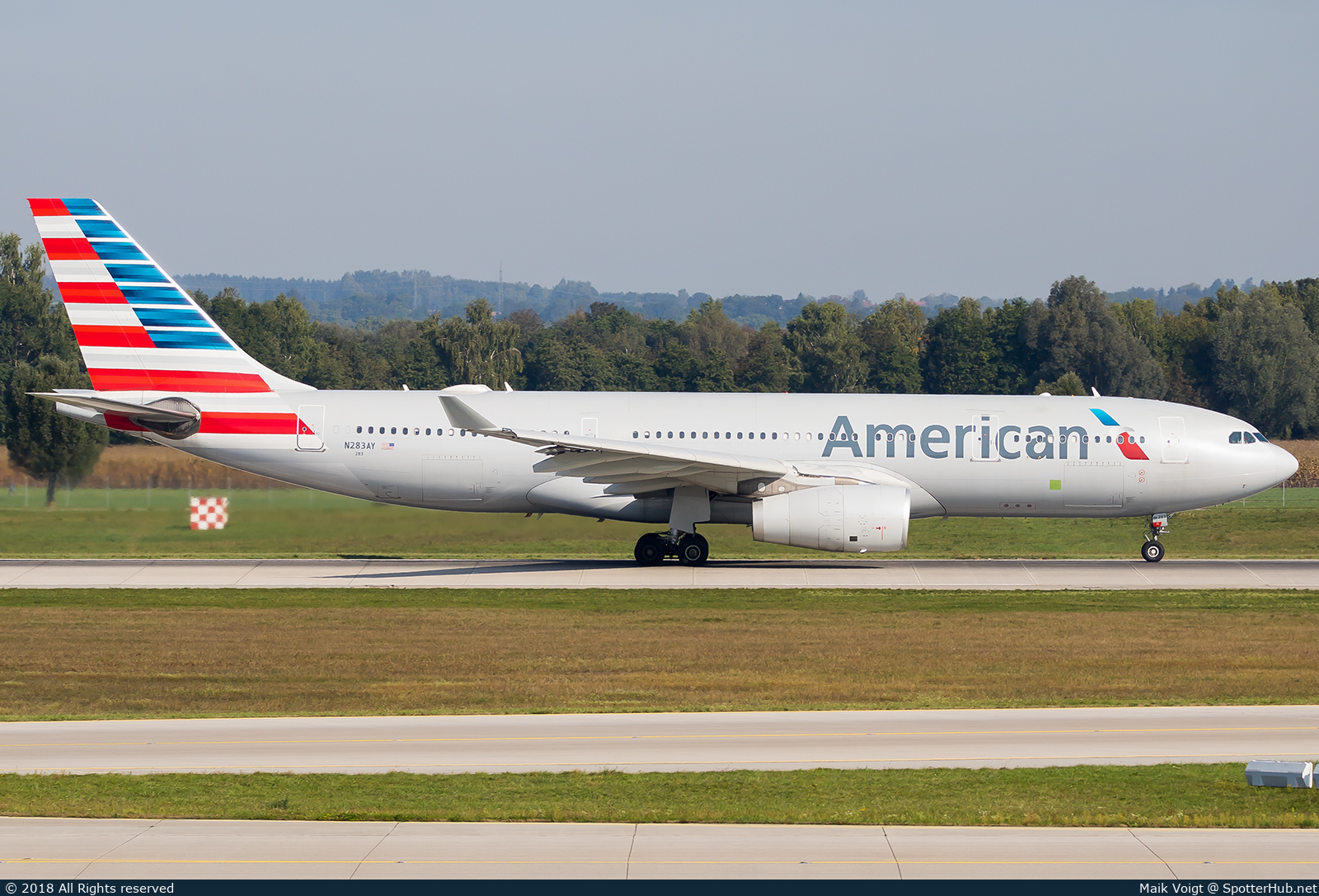 Photo of N283AY - Airbus A330-243 operated by American Airlines