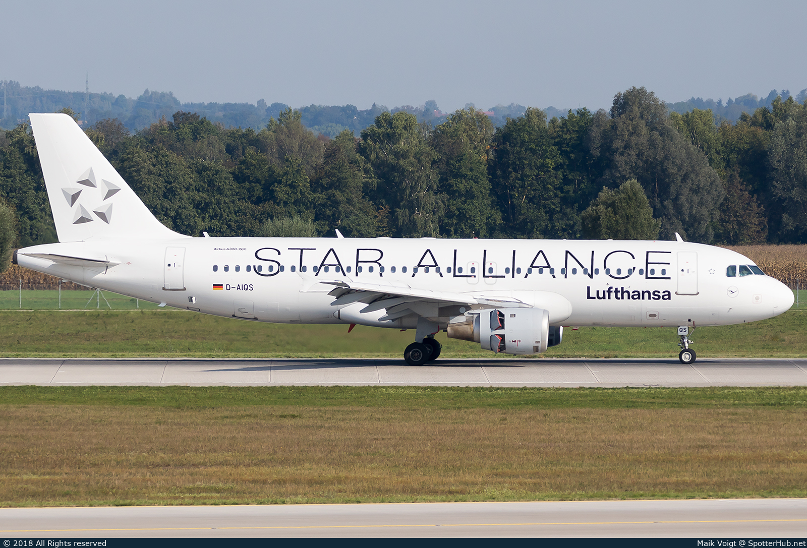 Photo of D-AIQS - Airbus A320-211 operated by Lufthansa