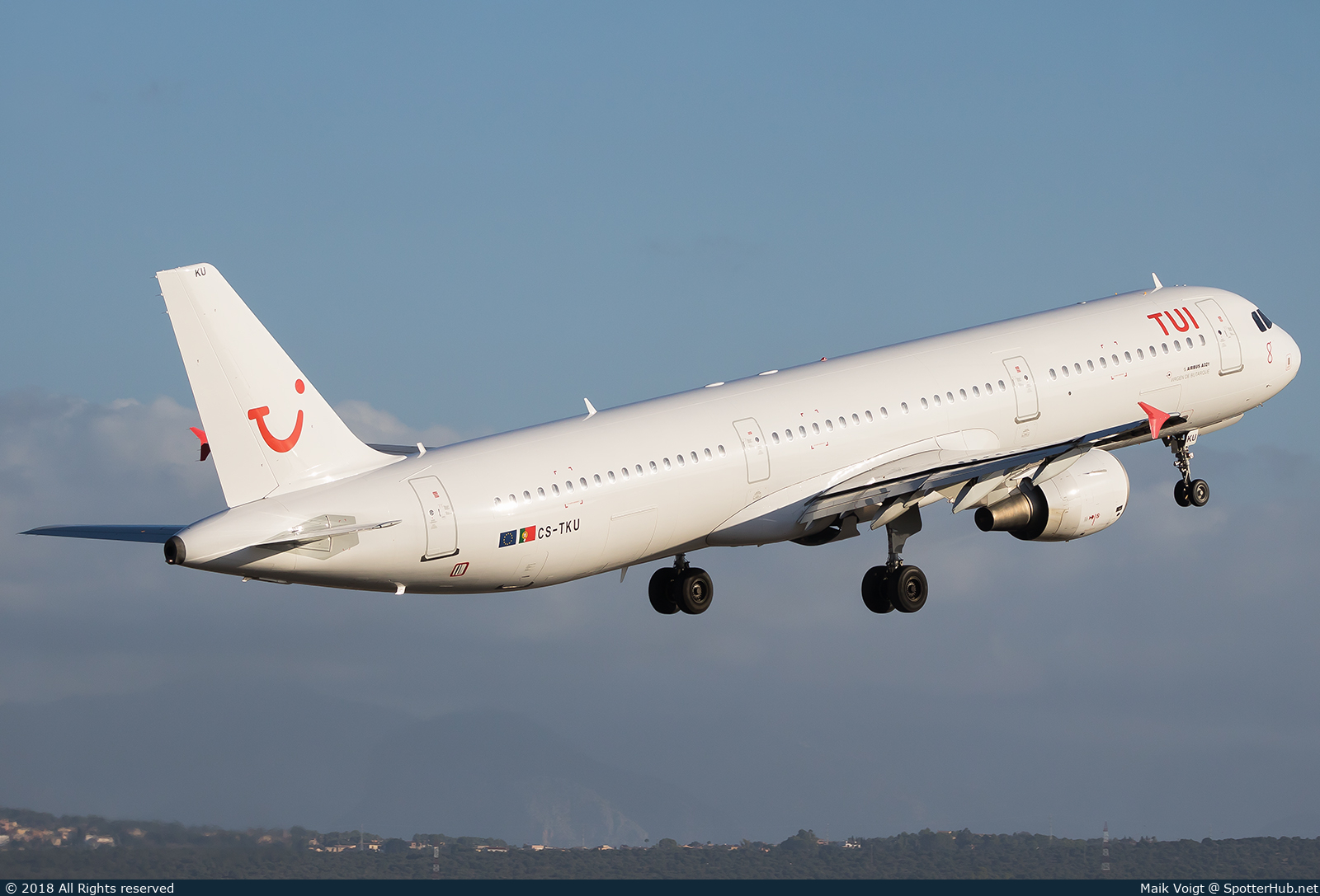 Photo of CS-TKU - Airbus A321-211 operated by TUIfly (opb Galistair)