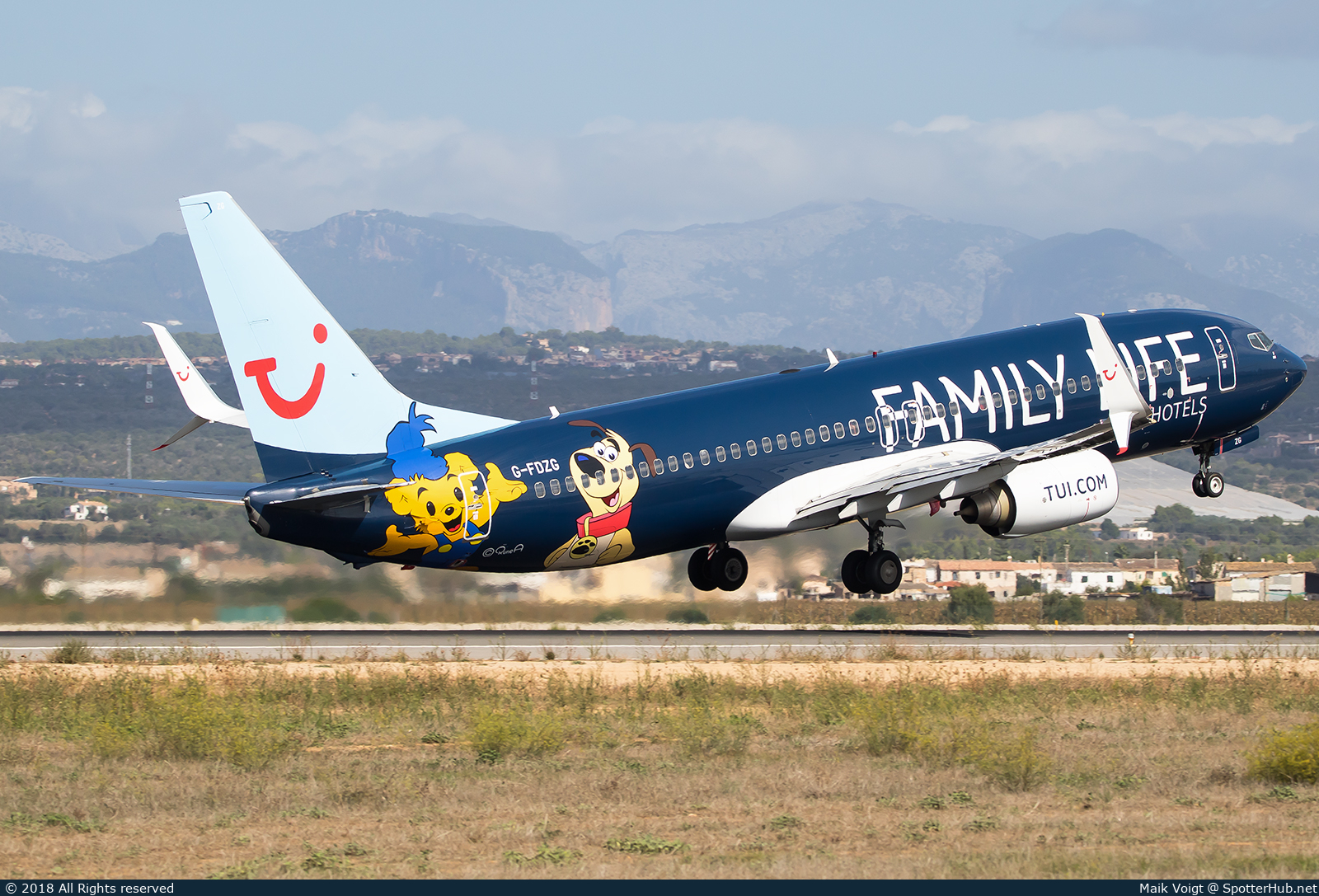 Photo of G-FDZG - Boeing 737-8K5 operated by TUI Airways