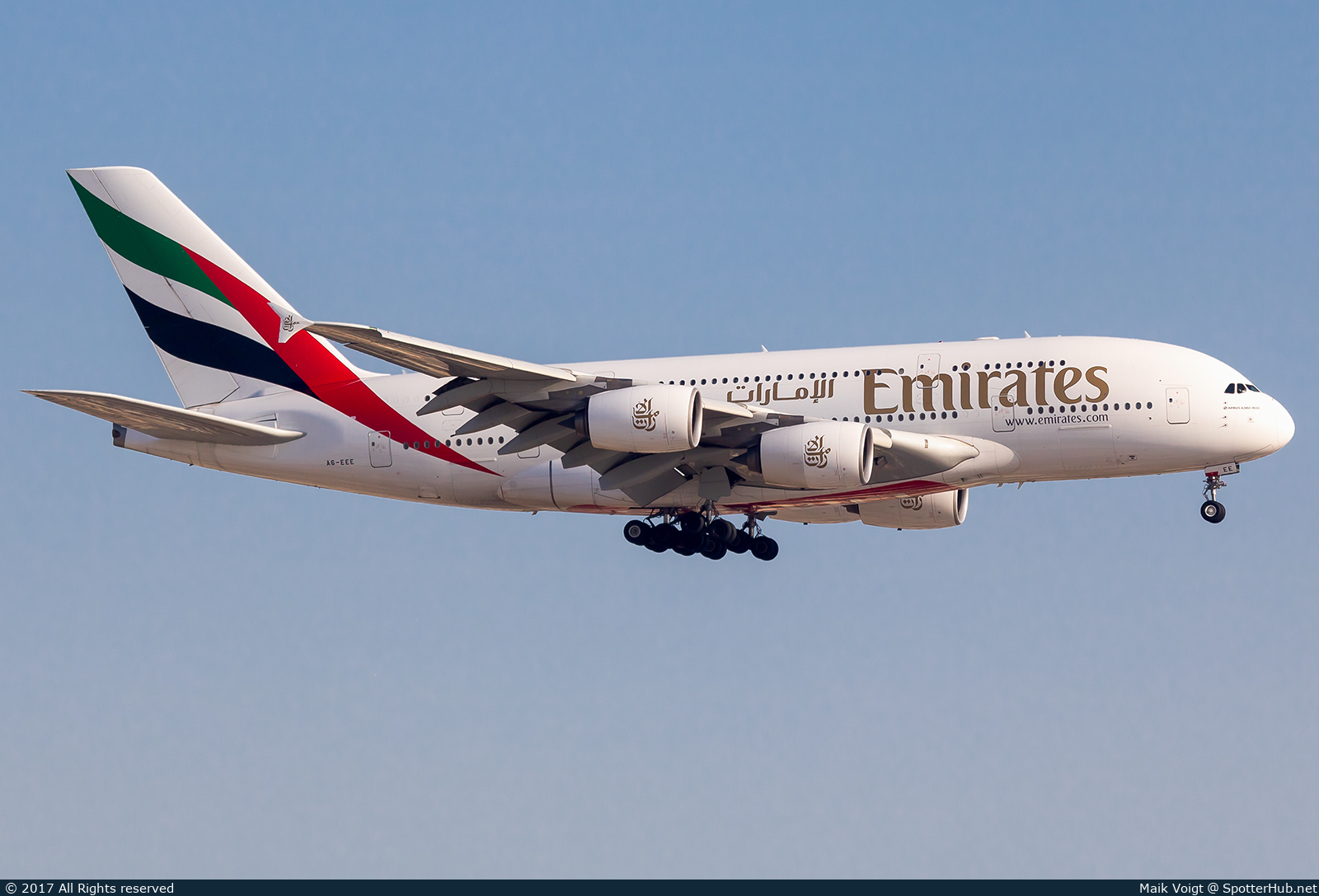 Photo of A6-EEE - Airbus A380-861 operated by Emirates